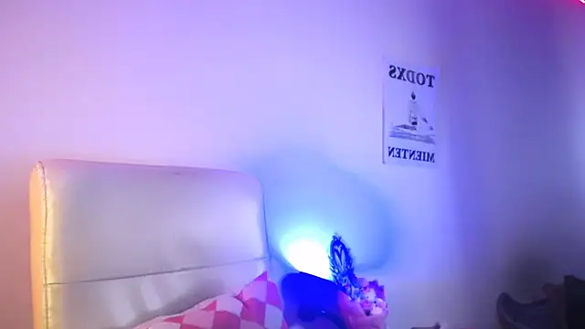 Snapshot of elektraa_sky11 chatting on 10/31/25, 08:38 elektraa sky11 online show from 10/31/25, 08:38