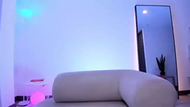 Kaarla    online show from 11/12/25, 05:00