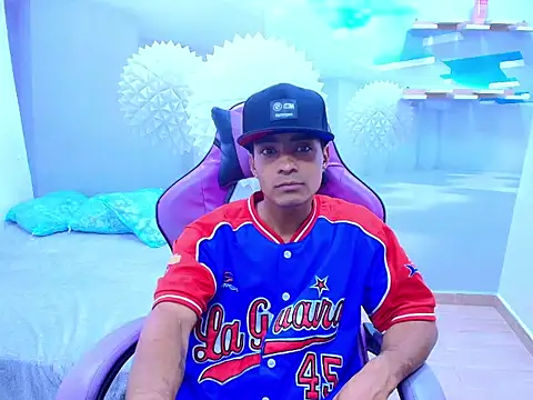 Aaron-00 online show from 01/15/26, 09:51