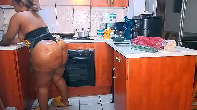 GiantBootyMilf online show from 09/23/25, 08:38