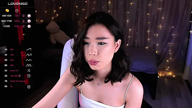 Snapshot of sensualily chatting on 01/18/25, 10:17 sensualily online show from 01/18/25, 10:17