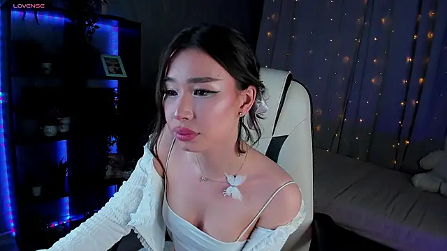 Snapshot of sensualily chatting on 03/16/25, 12:23 sensualily online show from 03/16/25, 12:23