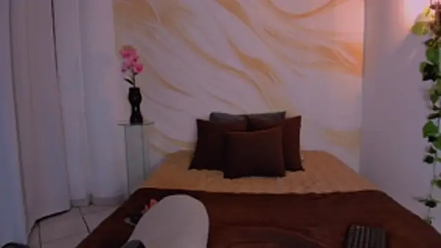 CherryBlossomm  online show from 12/04/25, 01:04