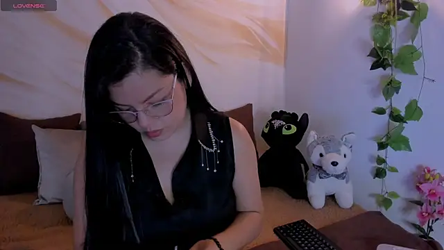 CherryBlossomm  online show from 11/11/25, 11:09