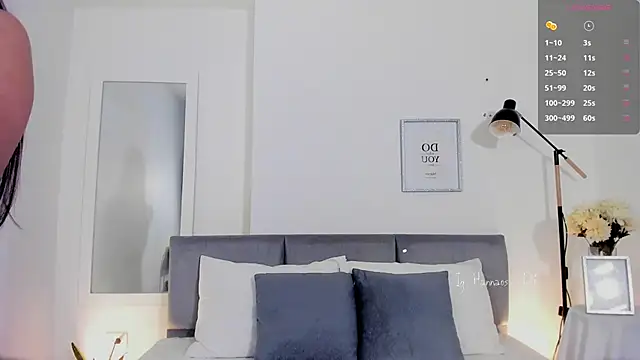 Snapshot of Hannaos chatting on 11/07/25, 11:04 Hannaos online show from 11/07/25, 11:04