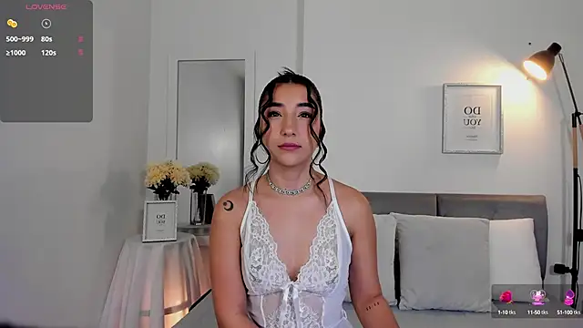 Snapshot of Hannaos chatting on 10/21/25, 11:09 Hannaos online show from 10/21/25, 11:09