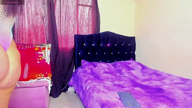 scarlet tommy online show from 11/29/25, 03:56