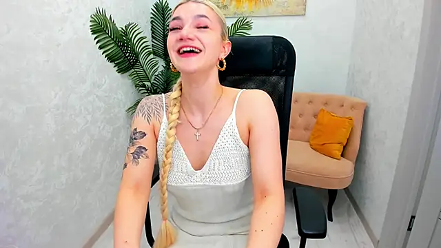 SelenaeMoore online show from 03/13/25, 06:12