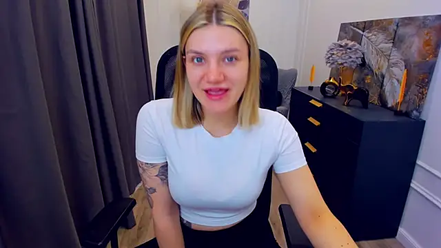 SelenaeMoore online show from 05/11/26, 03:41