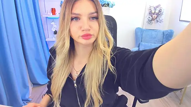 SelenaeMoore online show from 10/21/25, 03:28