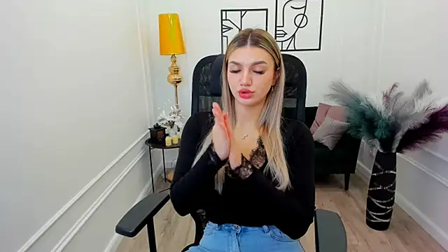 SelenaeMoore online show from 01/17/26, 03:32