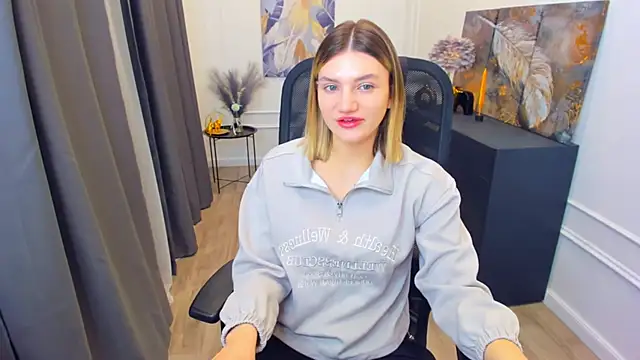 SelenaeMoore online show from 04/12/26, 03:43