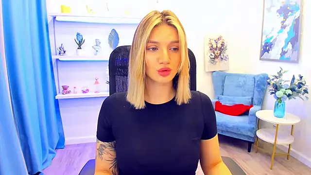 SelenaeMoore online show from 05/16/26, 06:51