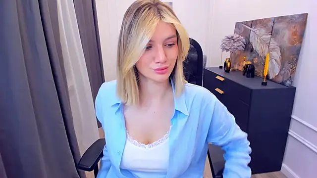 SelenaeMoore online show from 05/08/26, 03:43