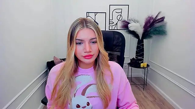 SelenaeMoore online show from 11/29/25, 07:58