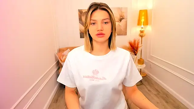 SelenaeMoore online show from 03/30/26, 06:20