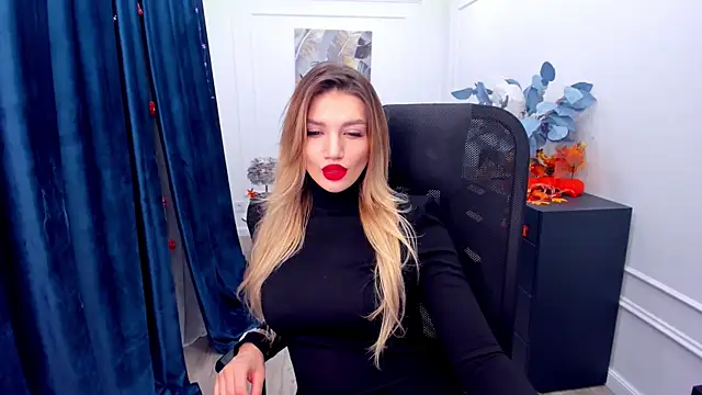 SelenaeMoore online show from 10/26/25, 07:36