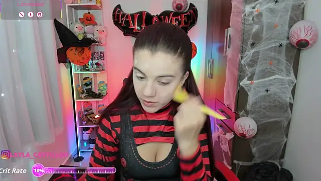 Layla castilloo online show from 10/21/25, 02:38