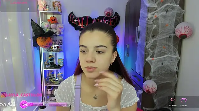 Layla castilloo online show from 10/22/25, 01:32