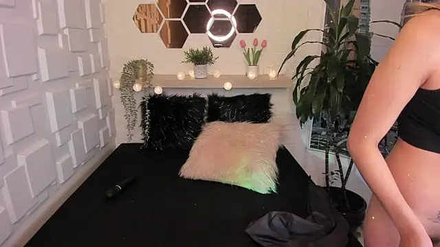 Esteff  o2 online show from 02/03/25, 07:52