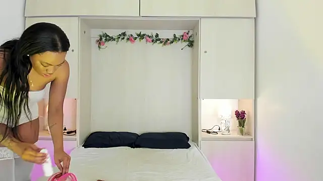 KendallRosse1 online show from 01/10/26, 12:22