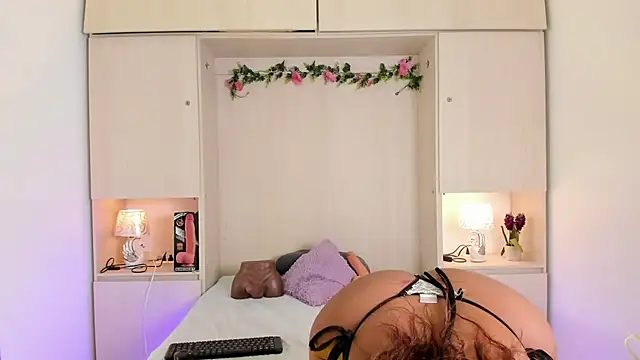 KendallRosse1 online show from 11/19/25, 12:05