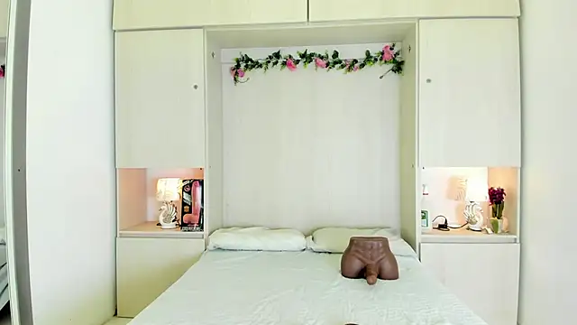 KendallRosse1 online show from 02/03/26, 12:21