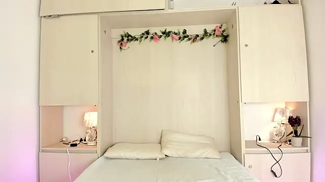 KendallRosse1 online show from 03/17/26, 12:08