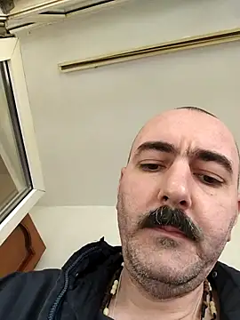 Snapshot of Maryo0001 chatting on 10/04/25, 10:28 Maryo0001 online show from 10/04/25, 10:28