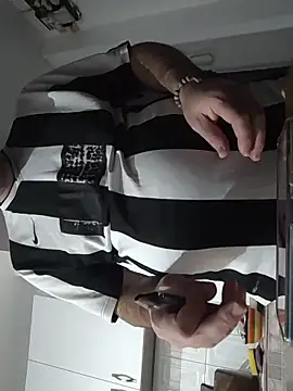 Maryo0001 online show from 11/10/25, 11:43