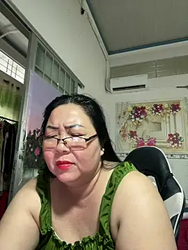 Snapshot of NDith chatting on 05/31/26, 11:05 NDith online show from 05/31/26, 11:05