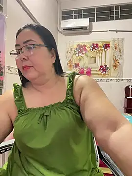Snapshot of NDith chatting on 05/16/26, 11:42 NDith online show from 05/16/26, 11:42