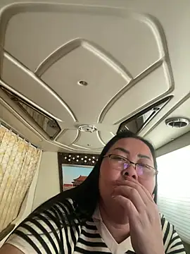 Snapshot of NDith chatting on 04/05/26, 07:37 NDith online show from 04/05/26, 07:37