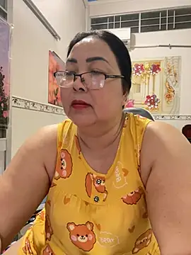 Snapshot of NDith chatting on 04/08/26, 12:50 NDith online show from 04/08/26, 12:50