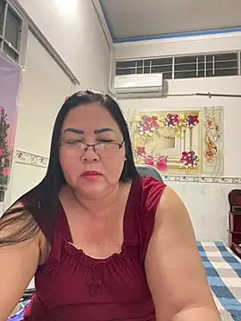Snapshot of NDith chatting on 05/03/26, 10:46 NDith online show from 05/03/26, 10:46