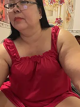 Snapshot of NDith chatting on 05/14/26, 12:02 NDith online show from 05/14/26, 12:02