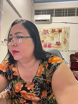 Snapshot of NDith chatting on 04/17/26, 11:35 NDith online show from 04/17/26, 11:35