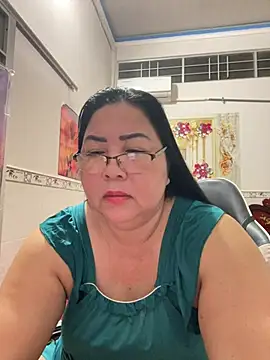 Snapshot of NDith chatting on 05/18/26, 09:19 NDith online show from 05/18/26, 09:19
