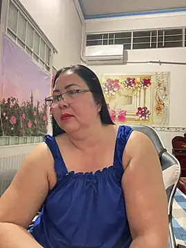 Snapshot of NDith chatting on 04/19/26, 08:11 NDith online show from 04/19/26, 08:11