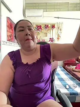 Snapshot of NDith chatting on 04/03/26, 02:07 NDith online show from 04/03/26, 02:07