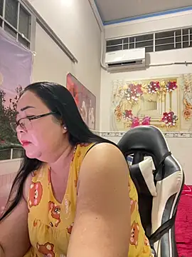 Snapshot of NDith chatting on 06/10/26, 01:34 NDith online show from 06/10/26, 01:34