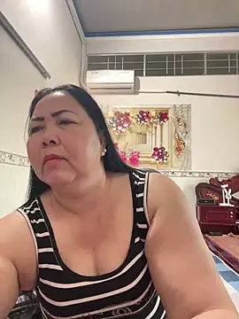 Snapshot of NDith chatting on 03/23/26, 11:26 NDith online show from 03/23/26, 11:26