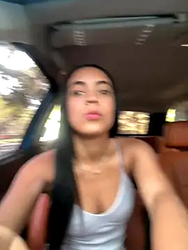 NAUGHTY LITTLE 18 online show from 10/04/25, 03:13