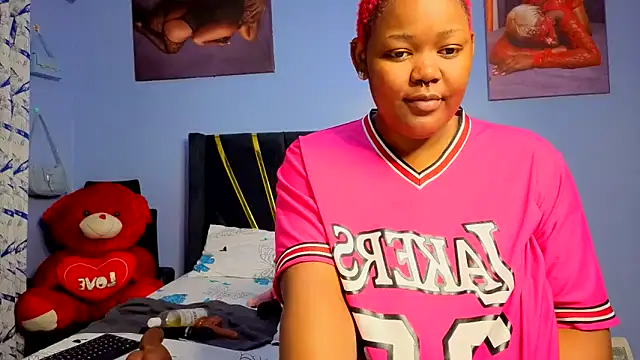 Cherriikenzie online show from 03/25/26, 05:45