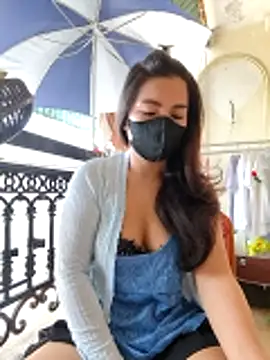 Snapshot of lyna_bl chatting on 12/16/25, 02:27 lyna bl online show from 12/16/25, 02:27