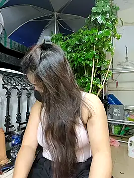 Snapshot of lyna_bl chatting on 09/12/25, 01:11 lyna bl online show from 09/12/25, 01:11