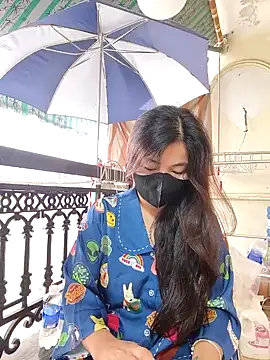 Snapshot of lyna_bl chatting on 11/28/25, 01:06 lyna bl online show from 11/28/25, 01:06