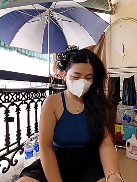 Snapshot of lyna_bl chatting on 11/25/25, 01:50 lyna bl online show from 11/25/25, 01:50