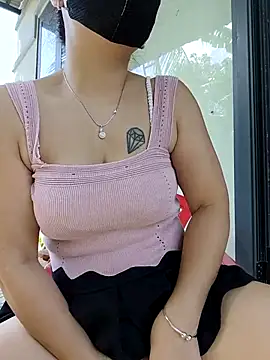 Snapshot of lyna_bl chatting on 11/01/25, 03:02 lyna bl online show from 11/01/25, 03:02