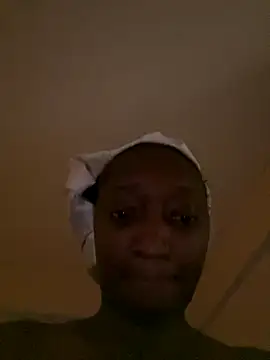 Snapshot of annkeller chatting on 11/13/25, 08:07 annkeller online show from 11/13/25, 08:07